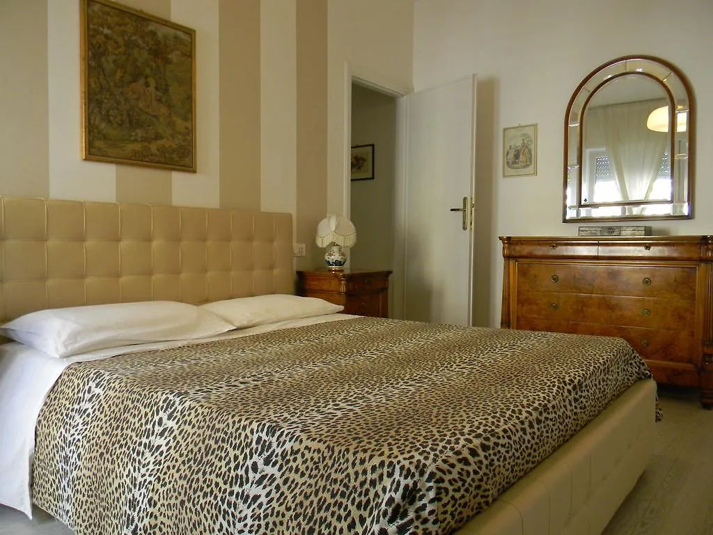 Apartment Villa Serena Viareggio Italy